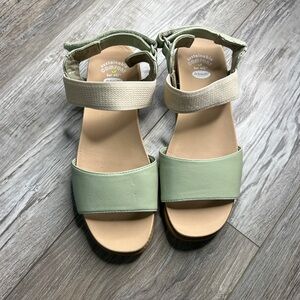 Dr. Scholl's Shoes Women's Island Life Strappy Flat Sandal